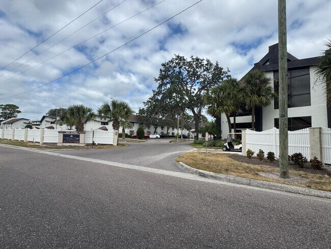 Building Photo - 1260 E 113th Ave