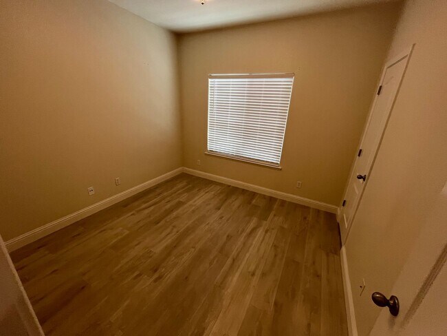 Building Photo - Beautiful Home for rent in Visalia, Ca