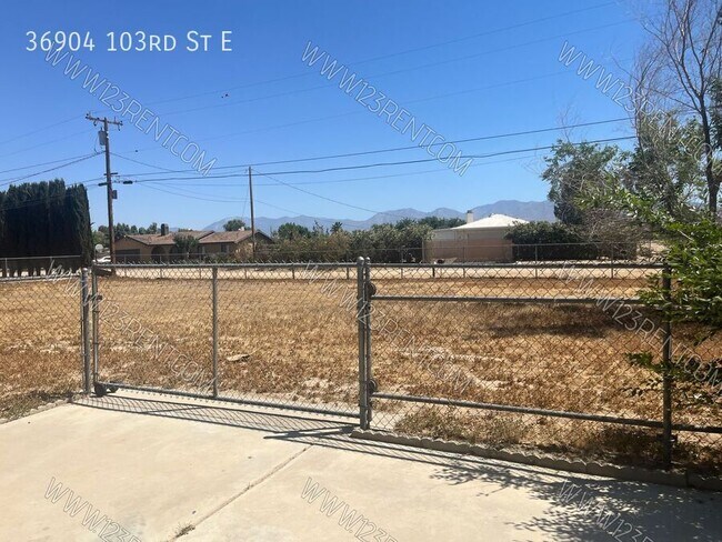 Building Photo - 36904 103rd St E