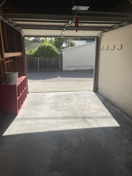 Building Photo - 763 S Los Robles Ave