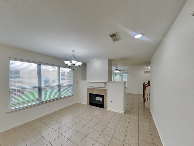 Building Photo - 17247 Marquette Point Ln