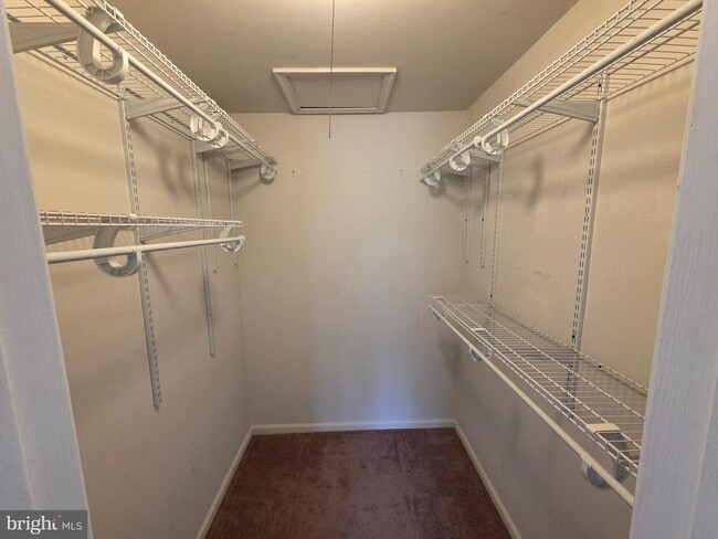 Building Photo - 30 Brookside Ct