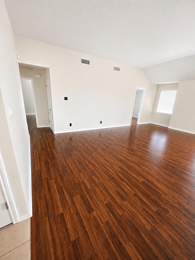 Building Photo - 3902 Split Oak Dr
