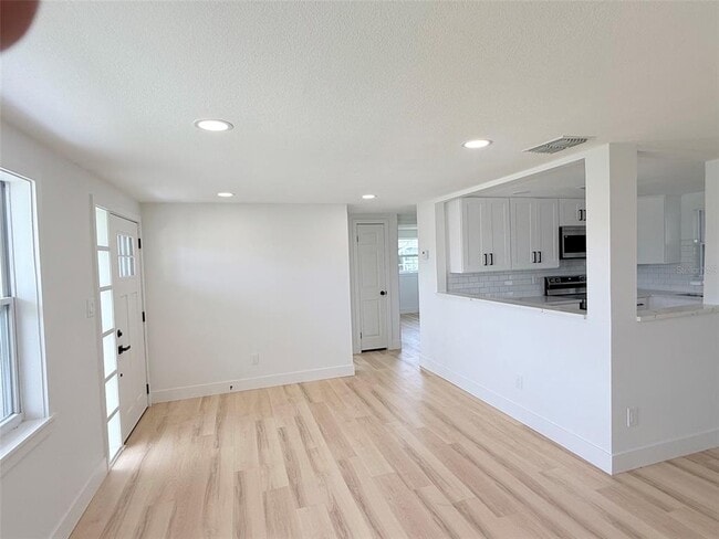 Building Photo - 13617 Frances Ave