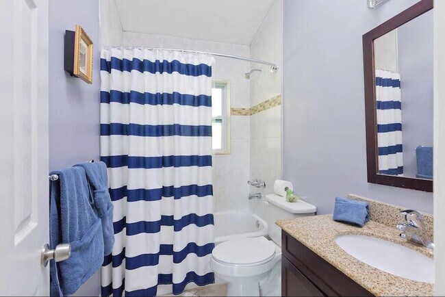 Building Photo - 272 NW 45th St