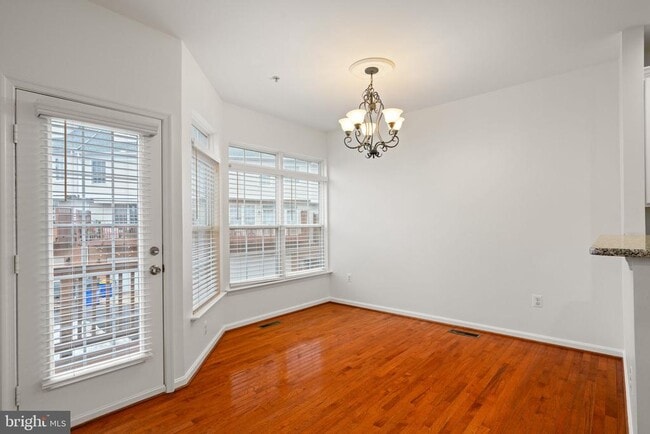 Building Photo - 5061 Kilburn St