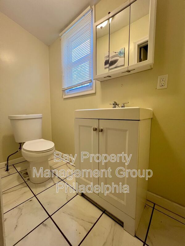 Building Photo - 7275 Saybrook Ave