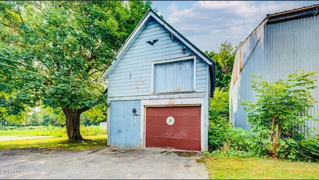 Building Photo - 205 W Fulton St