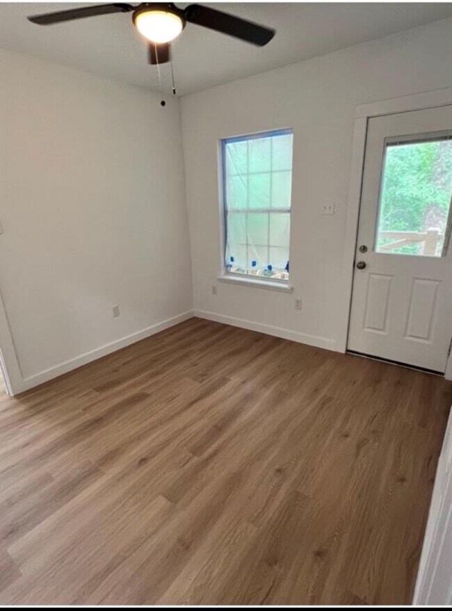Building Photo - 5880 Beech Dr