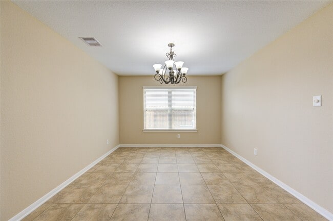 Building Photo - 26727 Henson Falls Dr