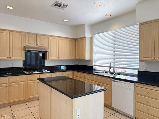 Building Photo - 705 Lexington Cross Dr