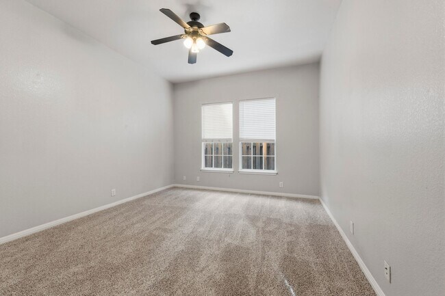Building Photo - 5102 Caswell Ave