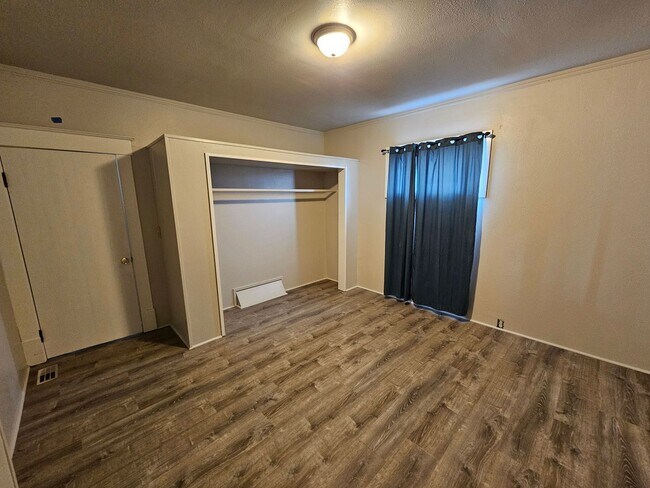 Building Photo - 2004 Adams Ave