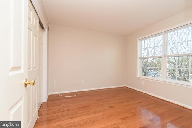 Building Photo - 521 Dogwood Dr