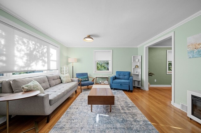 Building Photo - Furnished Rental in Shadyside