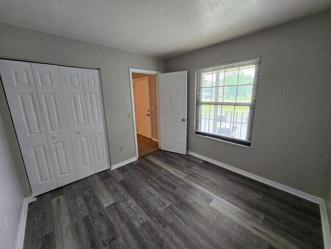 Building Photo - 2 Bedroom 2 Bath Condo