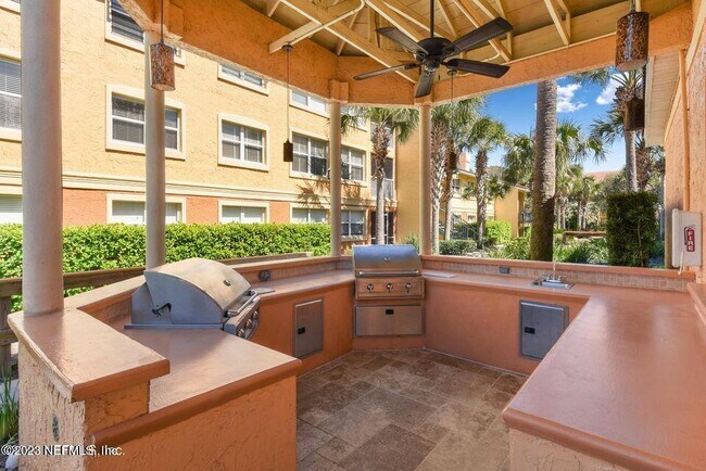 Building Photo - 201 25th Ave S