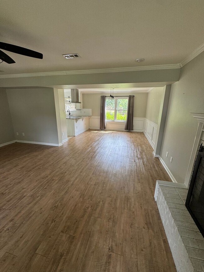 Building Photo - Available Now In Forest Creek