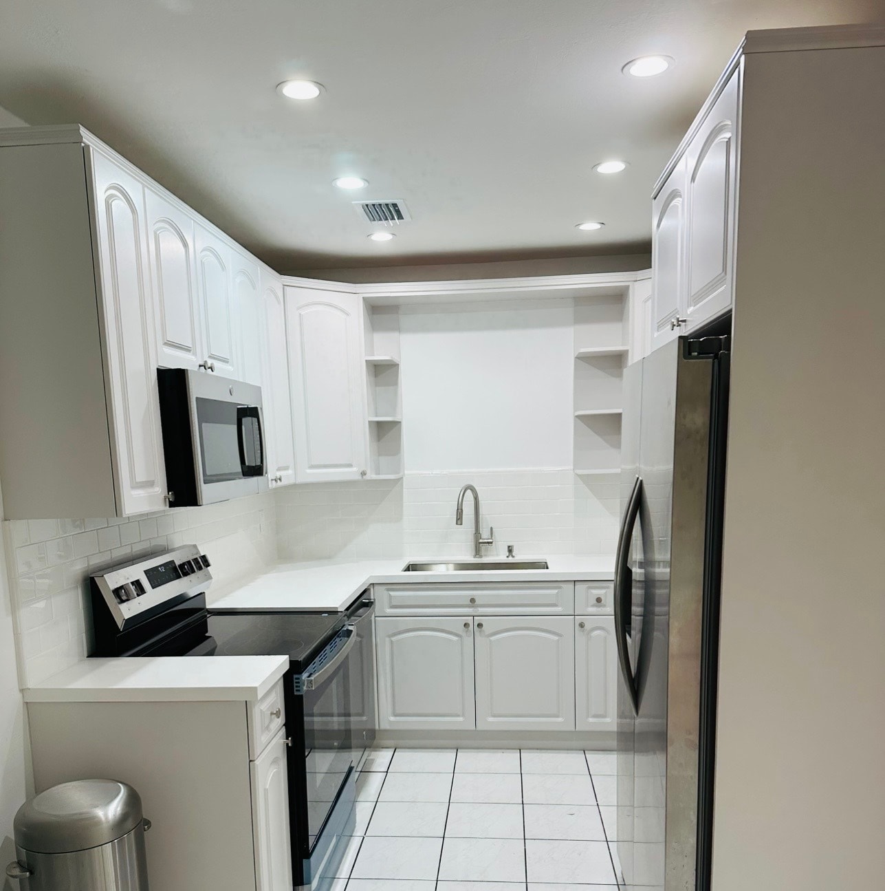 Building Photo - 3225 SW 94th Ave