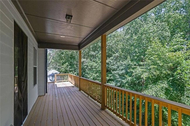 Building Photo - 6181 Shoreland Cir
