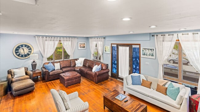 Building Photo - 27 S Oakland Ave