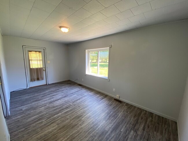 Building Photo - 19418 Newtown Rd