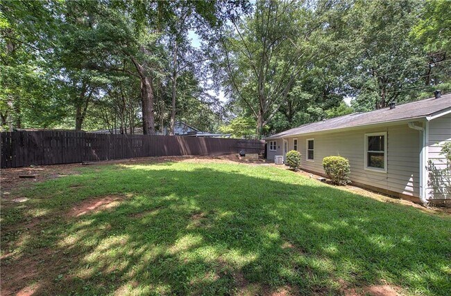 Building Photo - 447 Floyd St SE