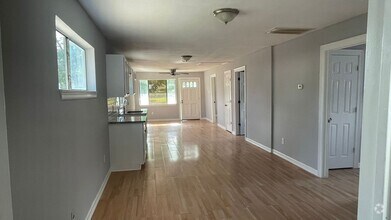 Building Photo - 3-bedroom, 2-bathroom house