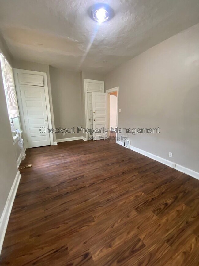 Building Photo - 5967 Cates Ave