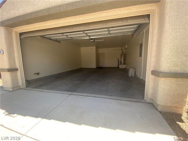 Building Photo - 2588 Lockerbie St