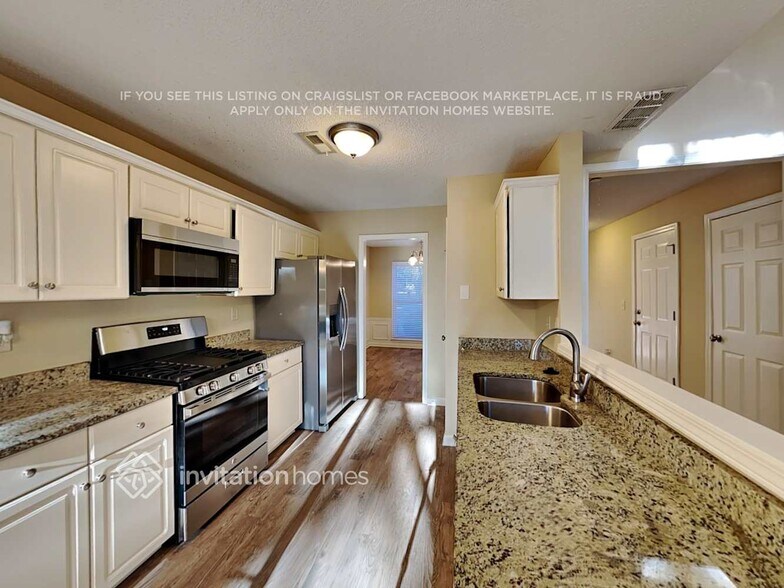 Building Photo - 2985 Binghampton Ln