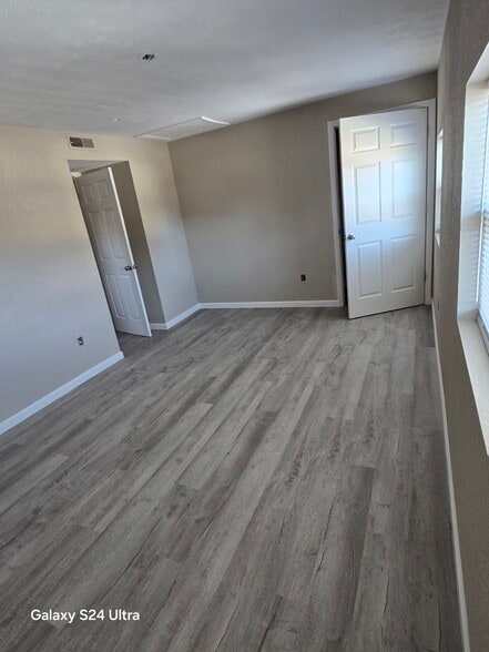 Building Photo - 110 Tacoma Rd