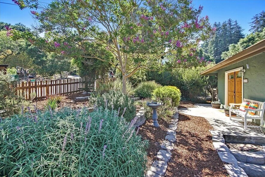 Building Photo - 416 Sherman Dr