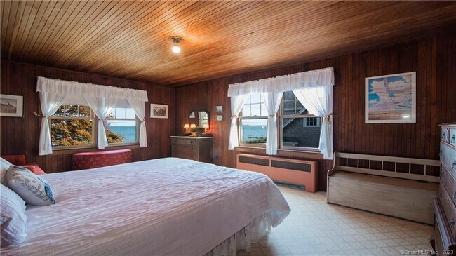 Building Photo - 106 E Shore Ave