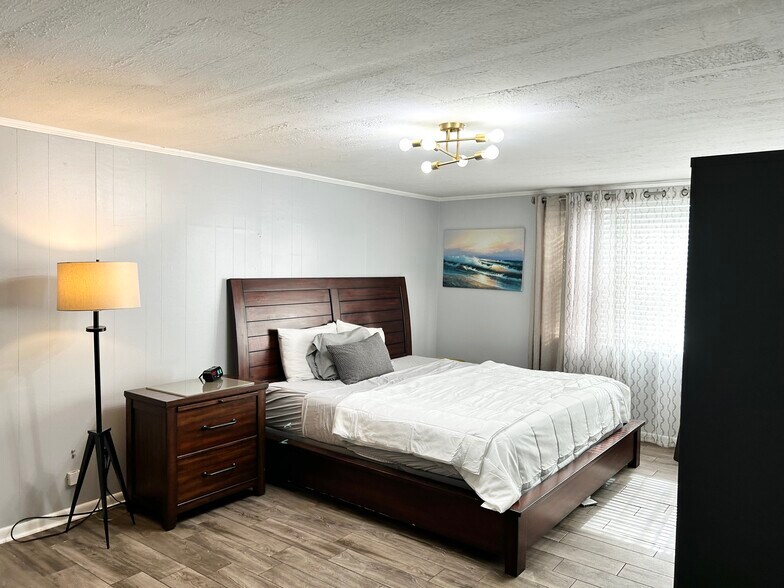 Building Photo - 2320 Vista Ave