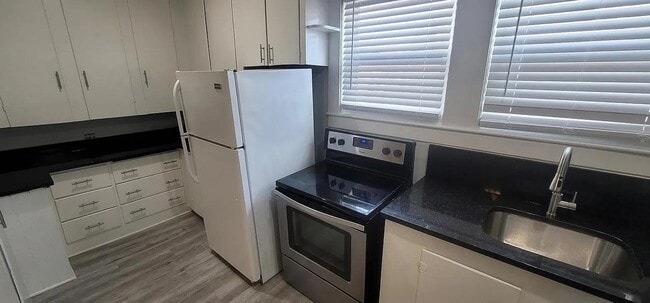 Building Photo - 97 Taylor St