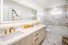 Building Photo - 1372 Peninsula Point Ave