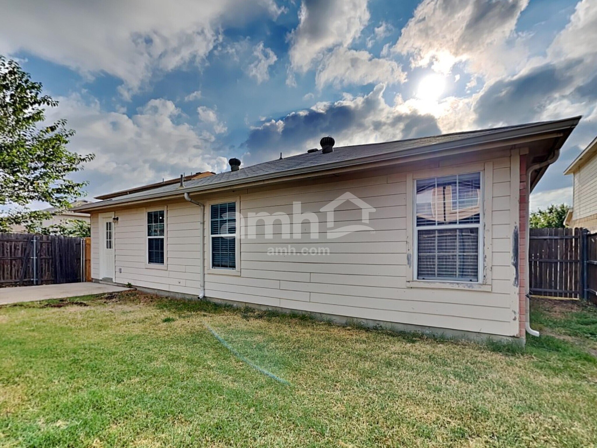 Building Photo - 13857 Sonterra Ranch Rd