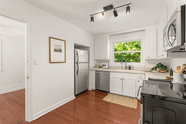 Building Photo - 5708 Vine Ridge Dr
