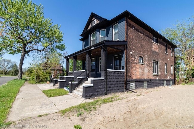 Building Photo - 2710 Wreford St