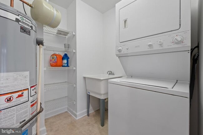 Building Photo - 589 Odendhal Ave