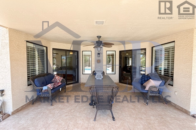 Building Photo - 3Bed/2Bath Furnished Home w/Stunning Backy...