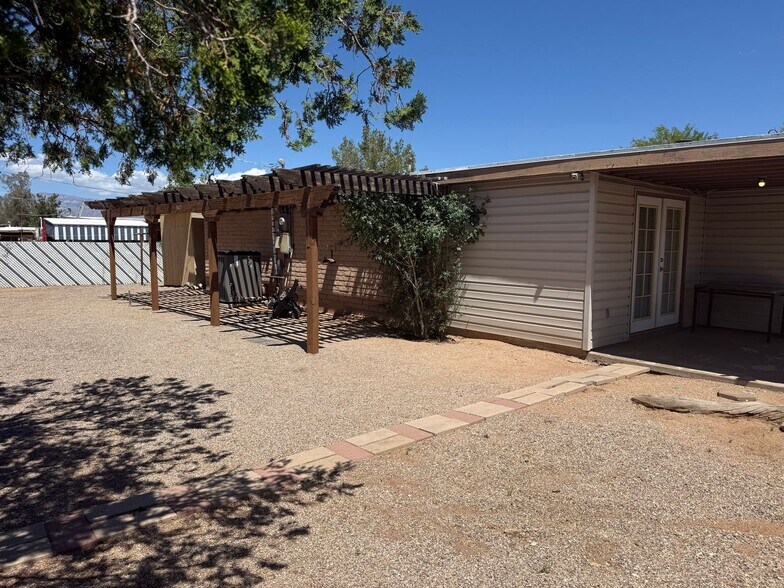 Building Photo - 3412 S Jessica Ave