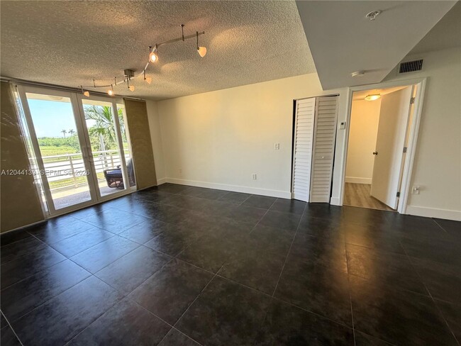 Building Photo - 2711 Ocean Club Blvd