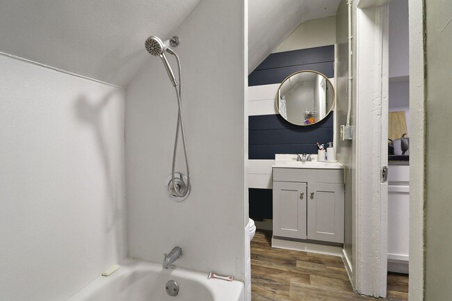 Building Photo - 5619 14th Ave