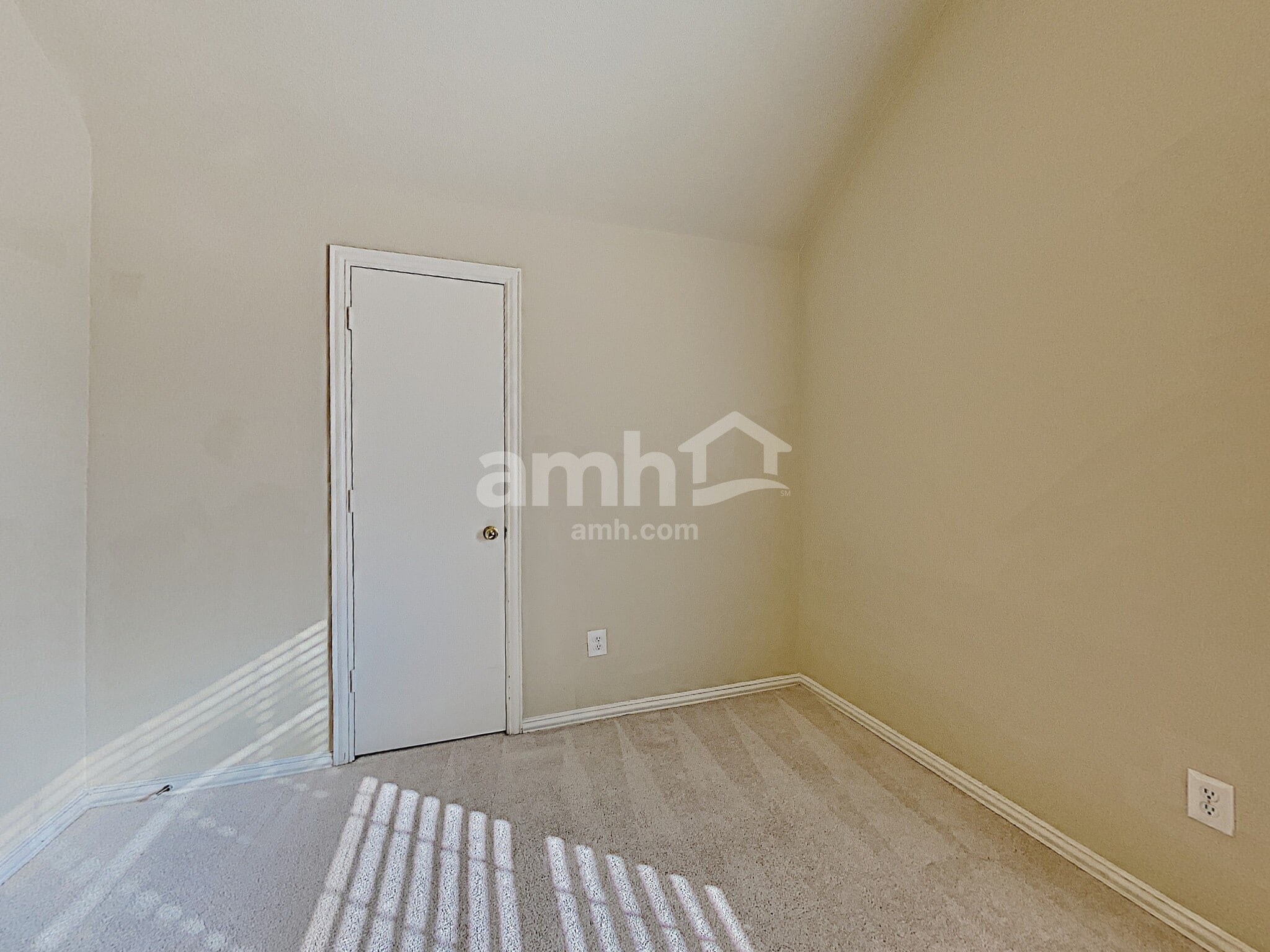 Building Photo - 1637 Myrtle Dr