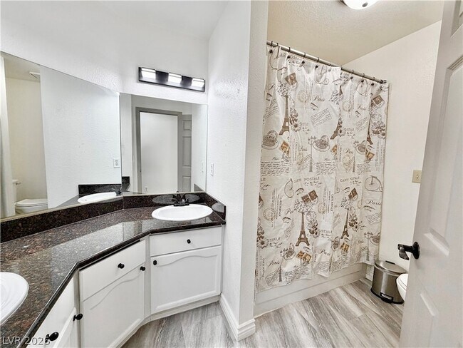 Building Photo - 6251 Desert Sun Dr