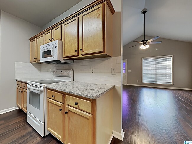 Building Photo - 208 Tocoa Cir