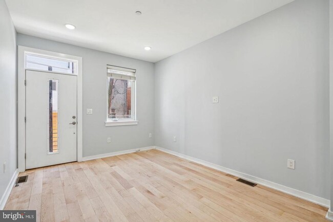 Building Photo - 2548 Arcadia St