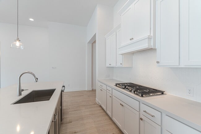 Building Photo - 15910 Mahogany Mist Dr